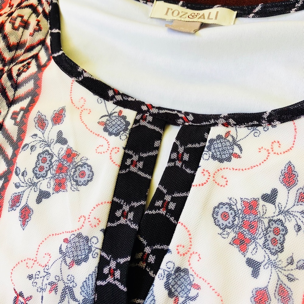 Patterned Top - Picture 4 of 6